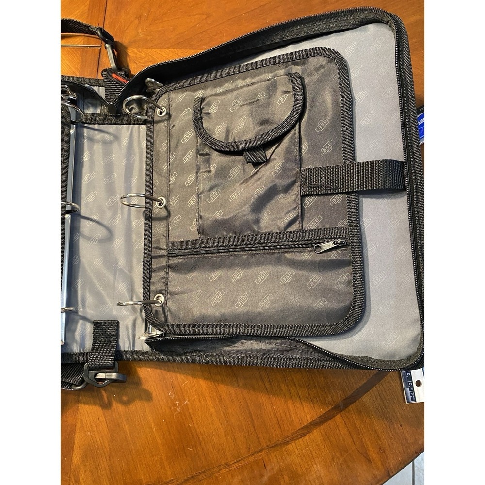 Case-it Zipper Binder, 3-Ring, Handle and Shoulder Strap, Red & Gray - Picture 5 of 16